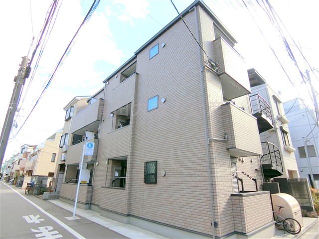 建物外観　2018年2月築　木造地上3階建て総戸数12戸　オートロック