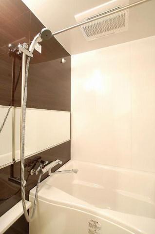 バス・シャワールーム　※別部屋の参考写真です。