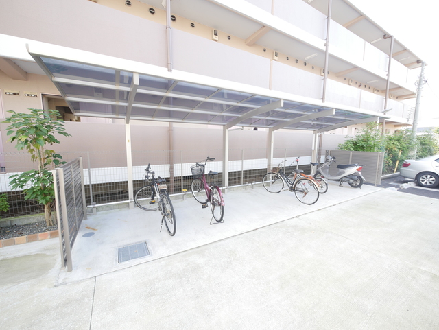 その他共有部分　★敷地内に屋根付の駐輪場がございます★