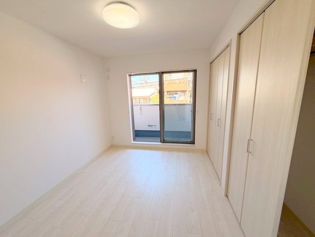 居室・リビング　どんな家具でも合わせやすいですよ。