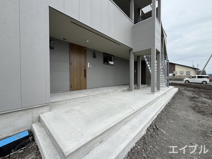 建物外観　建築中