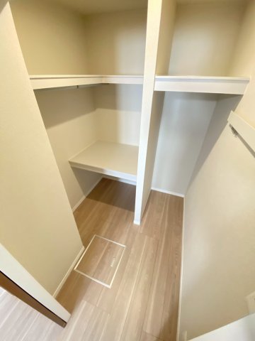 収納　洋室(1)☆