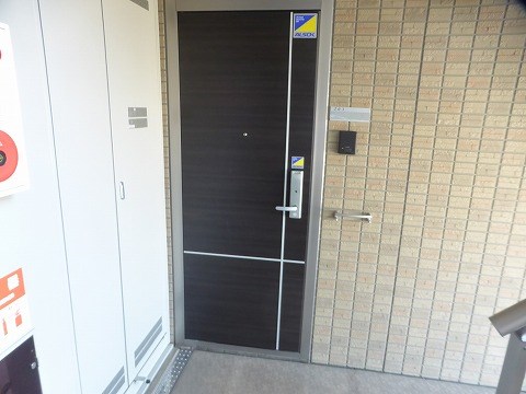 玄関　同物件別部屋
