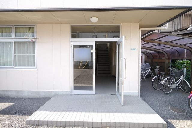 エントランス　エントランス