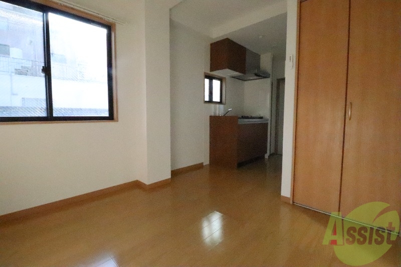 居室・リビング　落ち着いた雰囲気のお部屋です！