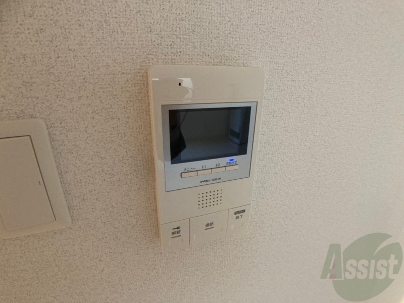 セキュリティ　ＴＶモニター付インターホンです。来客者の顔が見えるので安心！