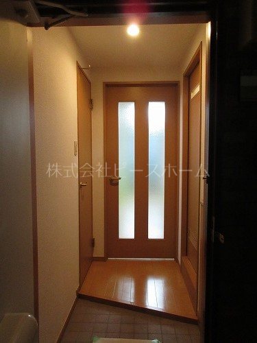 玄関　※別号室参考写真