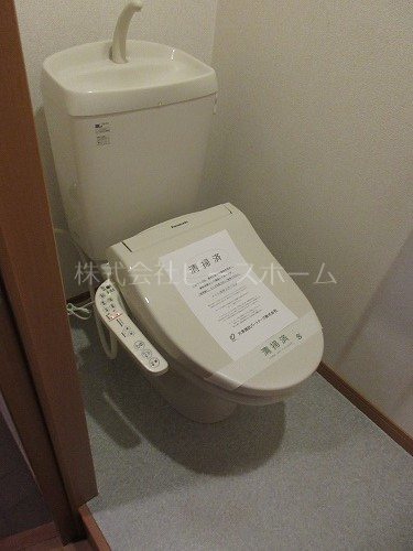 トイレ　※別号室参考写真
