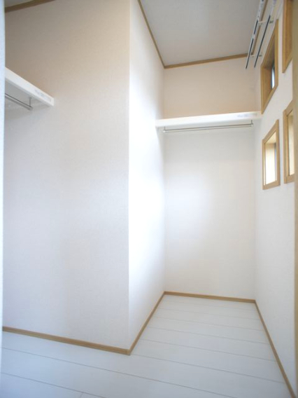収納　ウォークインクロゼット付きでお部屋はスッキリ♪