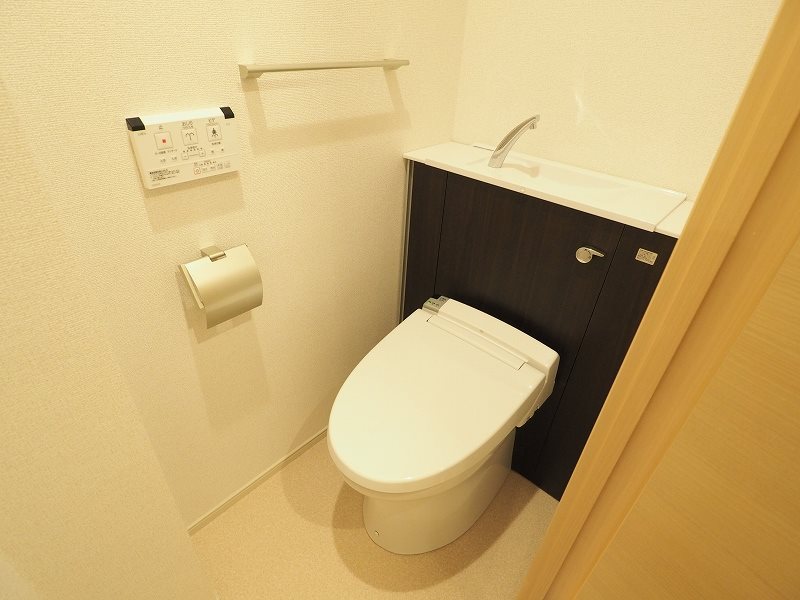 トイレ　※別号室の写真です