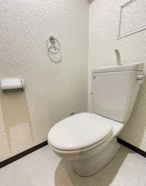 トイレ　※同物件、別部屋の写真です。