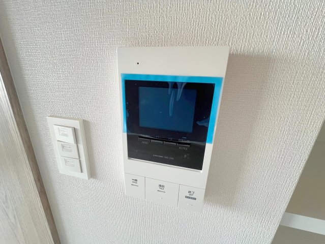 セキュリティ　TVモニターホンで来客が誰か確認してから開けて下さいね