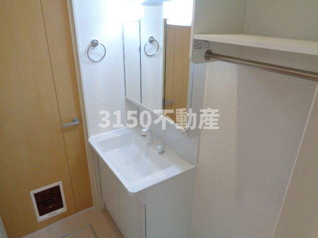 洗面設備　脱衣スペースもあります