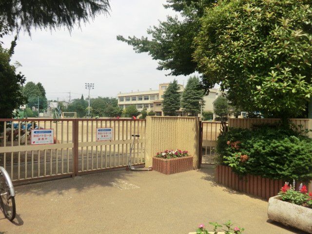 小学校　さいたま市立北浦和小学校（小学校）まで525m
