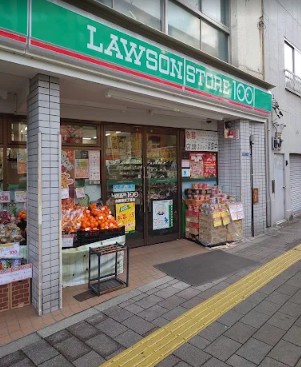 コンビニ　ローソンストア100台東寿三丁目店（コンビニ）まで132m