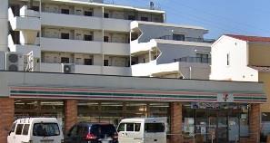 コンビニ　セブンイレブン横浜高田東3丁目店（コンビニ）まで80m