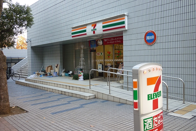 コンビニ　セブンイレブン「横浜アリーナ店」（コンビニ）まで230m