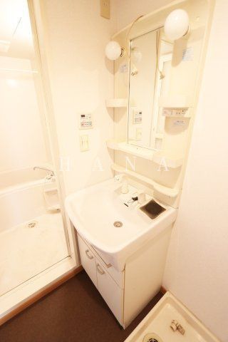 洗面設備　※反転タイプの参考写真です