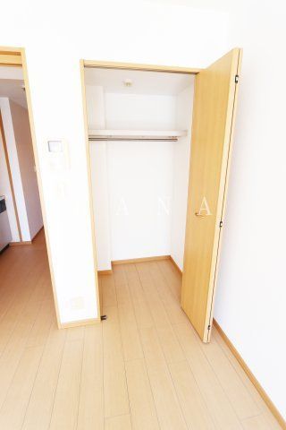 収納　※反転タイプの参考写真です