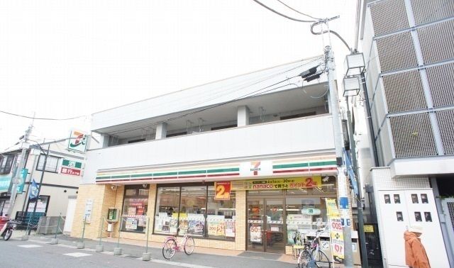 コンビニ　セブンイレブン初石駅前店（コンビニ）まで700m