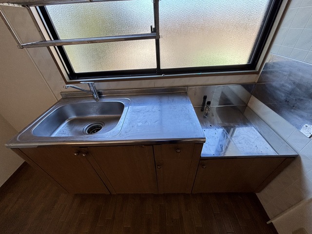 キッチン　別部屋参考写真です