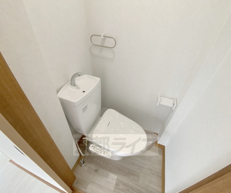 トイレ　洗浄機能付きトイレです。