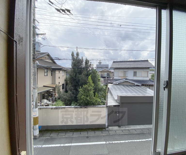 眺望　フリールーム（サンルーム）の窓からの景色です。