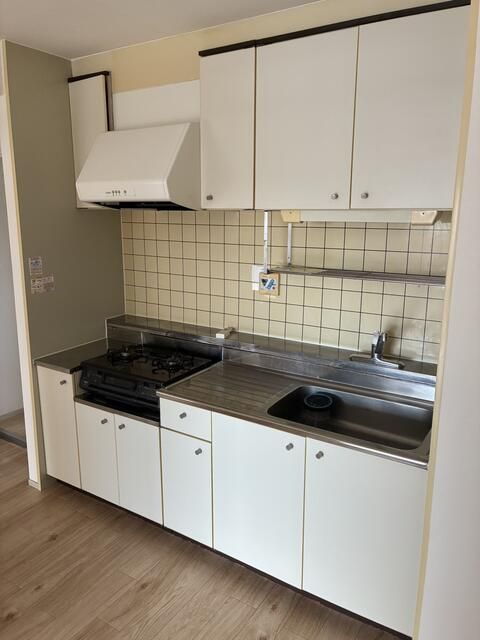 キッチン　※別部屋参考写真