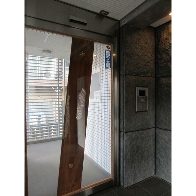 ロビー　オートロック