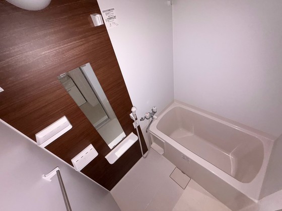 バス・シャワールーム　※別部屋の写真です