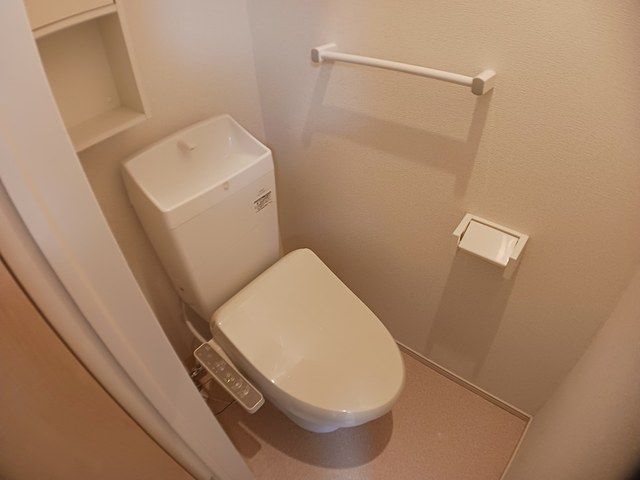 サウスウィング味美 IIIのトイレ写真