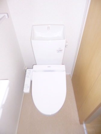ＪＲ参宮線 宮川駅 徒歩20分 2階建 築9年のトイレ写真
