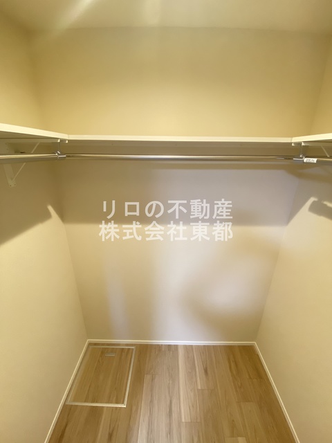 収納　奥行のあるウォークインクローゼットならお荷物多い方でも安心☆