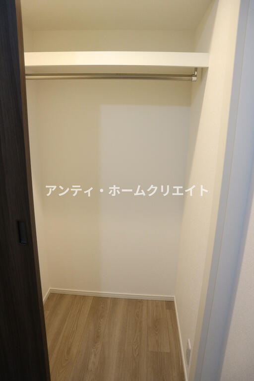 収納　同タイプ9階の室内写真となります