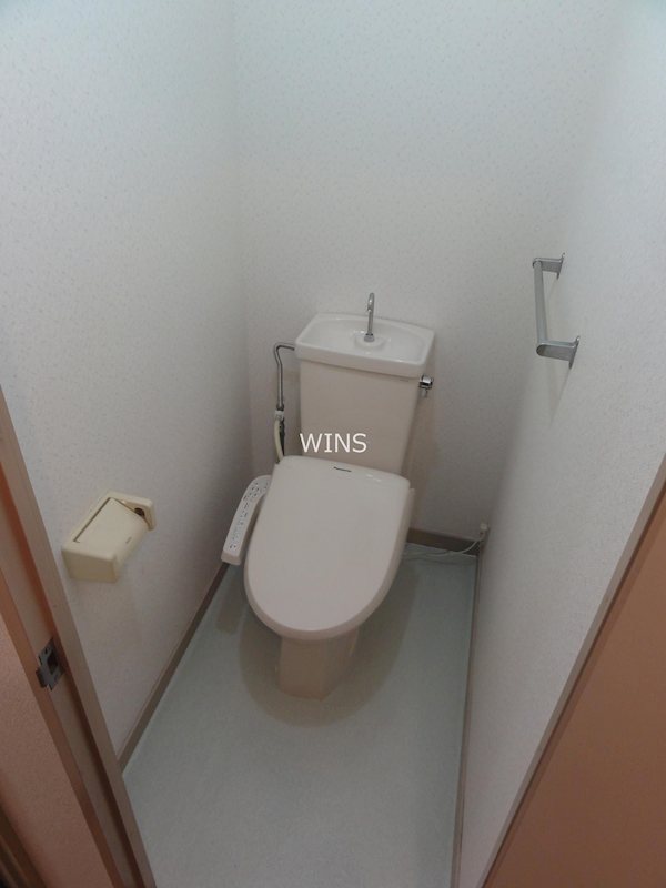 地下鉄空港線 大濠公園駅 徒歩4分 9階建 築39年のトイレ写真