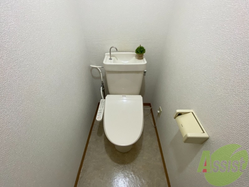 トイレ　トイレは温水洗浄便座で、とても快適にご利用いただけます。