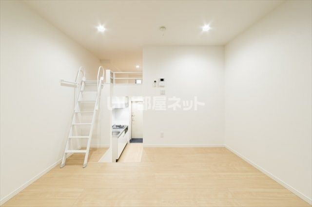 埼玉高速鉄道 浦和美園駅 徒歩12分 2階建 築10年の居間写真