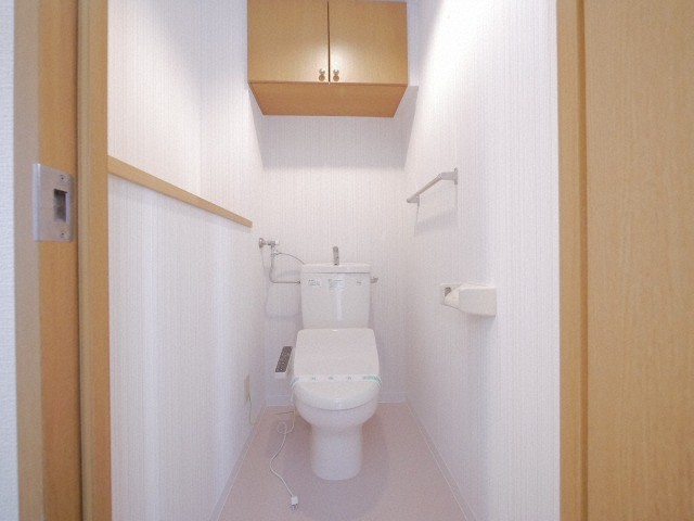 トイレ　清潔感のあるウォシュレット付きのトイレです♪