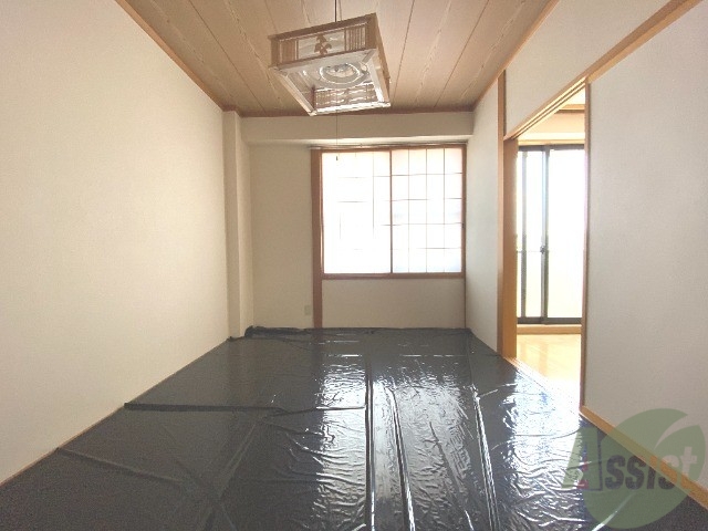 その他部屋・スペース　寝室には窓があるので、朝の目覚めが良さそうです