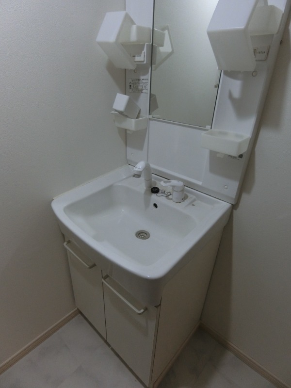 洗面設備　内装中