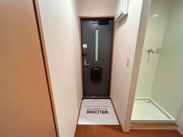 【富士市石坂のアパートの玄関】