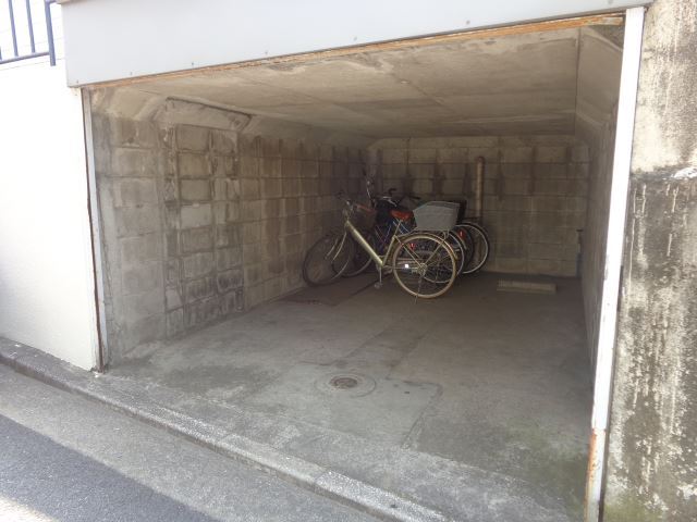 駐車場　駐輪場