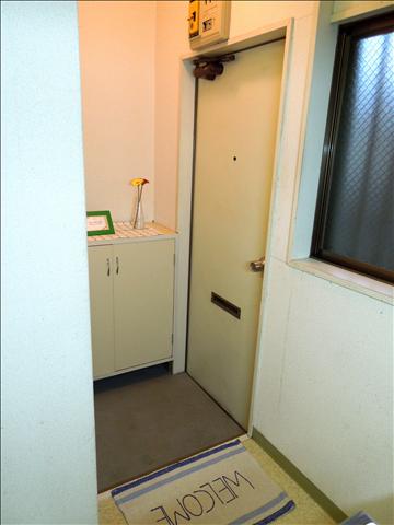 玄関　玄関　下駄箱もございます