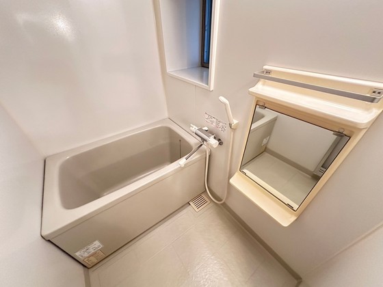 バス・シャワールーム　※別部屋の写真です