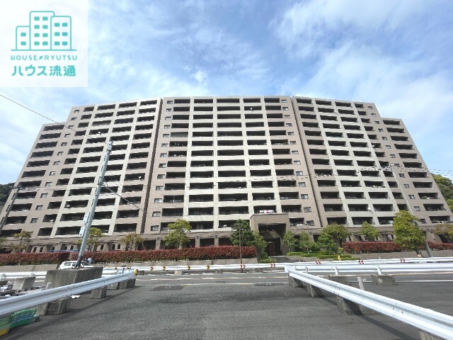 【長崎市滑石のマンションの建物外観】