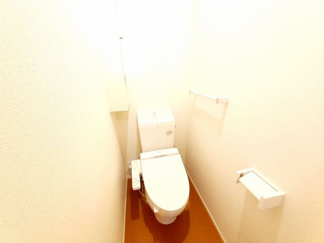 【ラ・ヴィータ弐番館のトイレ】