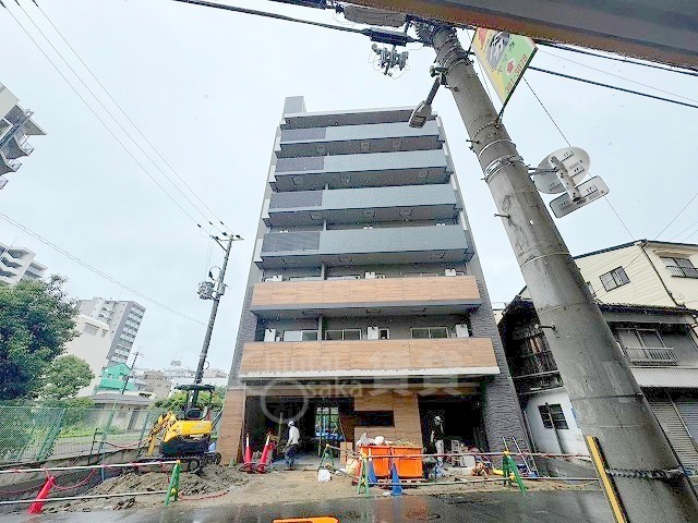 大阪市淀川区木川西のマンションの建物外観