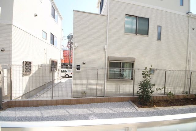 【横浜市青葉区市ケ尾町のマンションの眺望】