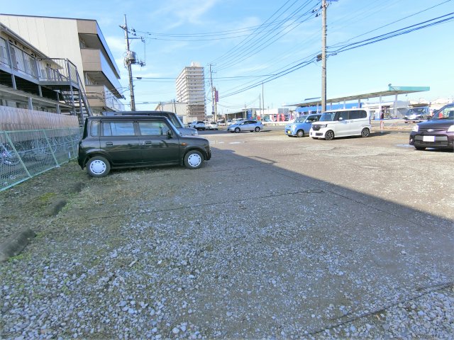 【東金市求名のアパートの駐車場】