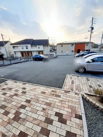 【下関市清末西町のアパートの駐車場】